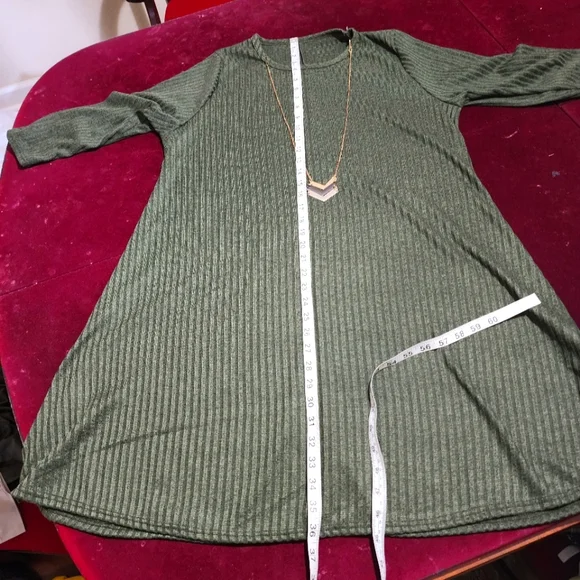 Dark Green Dress 👗 - Picture 5 of 7